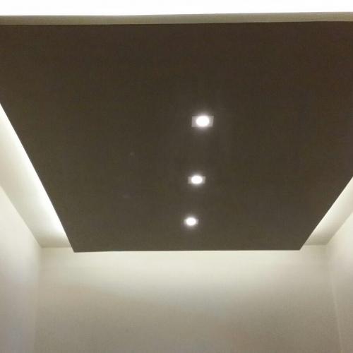 Controsoffitto sospeso con incasso luci a led